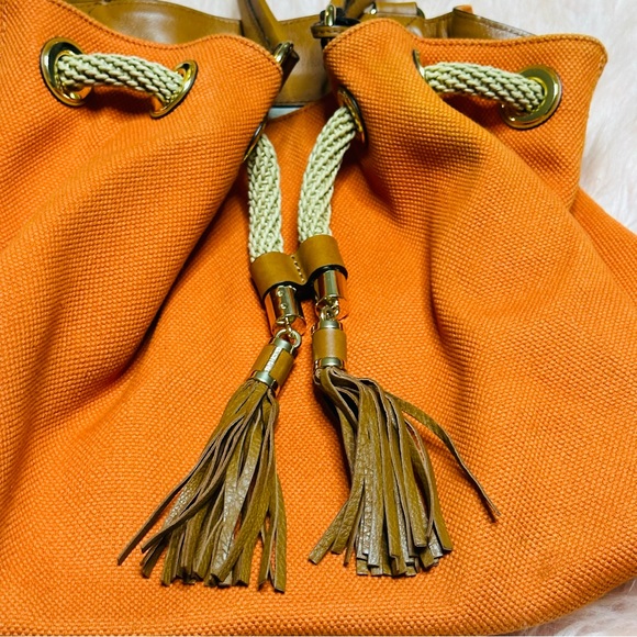 Michael Kors handbag with tassel detail. - Picture 7 of 16